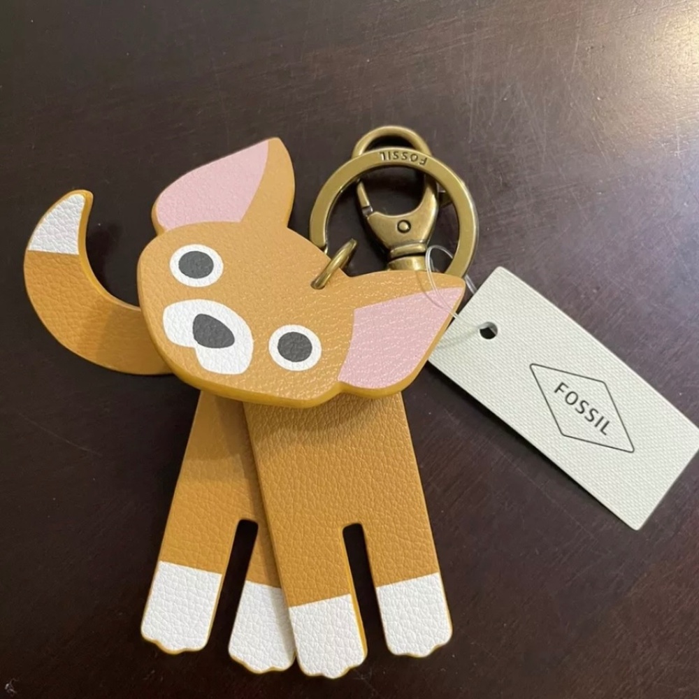 FOSSIL Sofia Chihuahua Dog Keychain Bag Charm Fob Tan White Lobster Claw